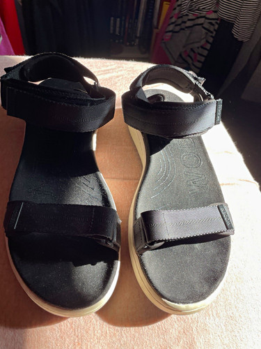 Woden black hook - woden, strap