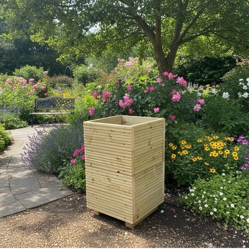 Small tall wooden garden - tall,