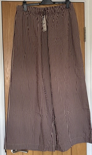 Bnwt zara burgundy stripe wide - bnwt,