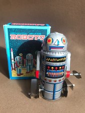 Vintage 1998 Schylling Mechanical Walking  Wind up Robot-7 working & boxed 