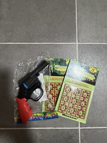 Toy cap gun with packs - cap,