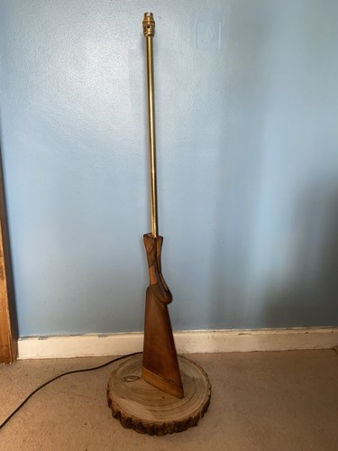 Gun stock upcycled - gun, lamp