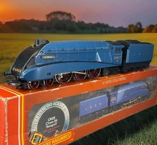 Boxed Hornby R372 LNER Class A4 Steam Loco 4902 Seagull Garter Blue OO Gauge
