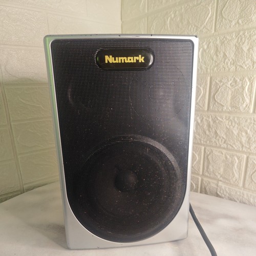 Numark m20 speaker - 1,