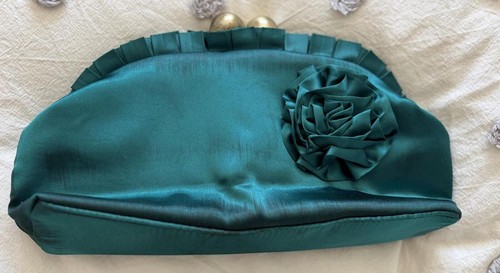 Phase eight green - satin, clutch