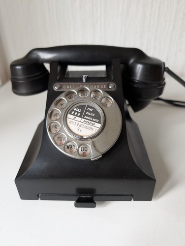 Vintage 1940 black bakelite - 1940's,