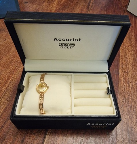 9ct gold ladies - gold, accurist