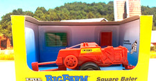 BRITAINS.ERTL.1:32.FARM.SMALL SQUARE BALER.BALES.HAY.STRAW.TRAY. TRACTOR DRAWN.