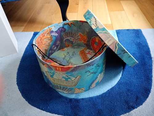 Vintage hat box - , (