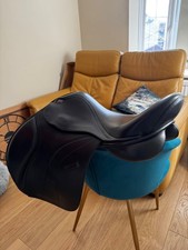 17.5” Black GFS monarch adjustable gullet GP saddle. Excellent condition. 