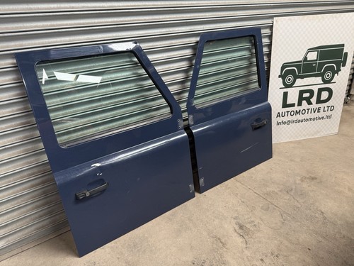 Land rover defender - land, puma