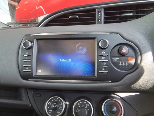Toyota yaris audio sat nav - audio,