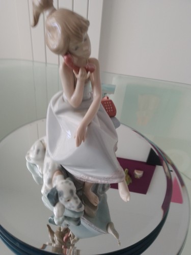 Lladro chit chat collectible - chit,