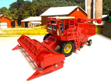 BRITAINS.1:32.FARM. MASSEY FERGUSON 760 COMBINE HARVESTER.COMBINE.ALL WORKING