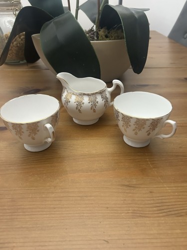 Vintage royal vale bone china - royal,