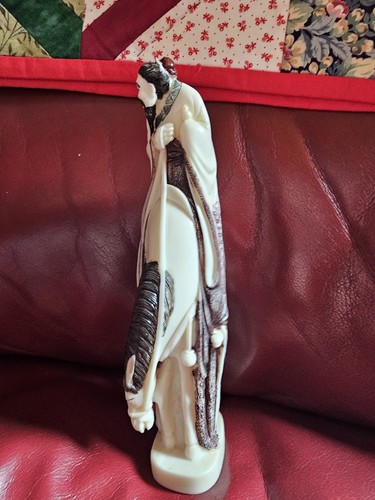 Japanese carved okimono man - okimono,