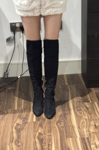 Pair russell and bromley - of,