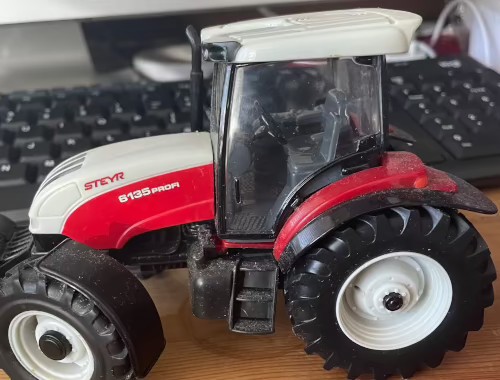 Britains 40804 scale - 1:32,