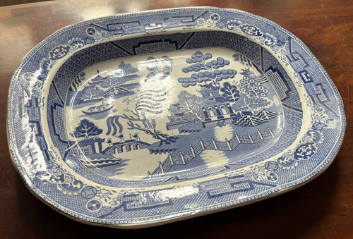Willow pattern plate - , serving