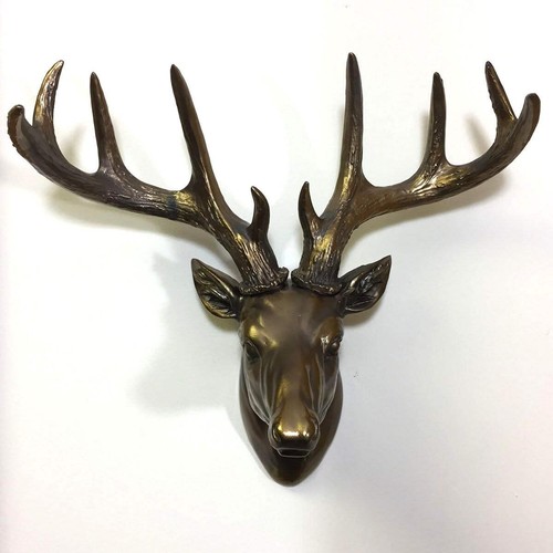 Deer head wall - wall, in
