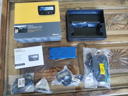 Brand new boxed parrot - parrot, ck3100