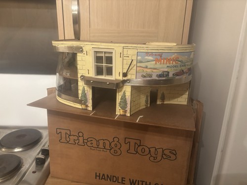 Vintage tri ang minic garage - tri-ang,
