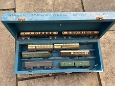 Group of 8 Tri-ang and Lima