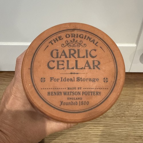 Terracotta garlic cellar - terracotta, by