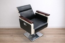 Barbers Chair Tattoist Beauty