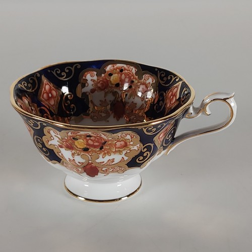 Royal albert heirloom - royal, "heirloom"