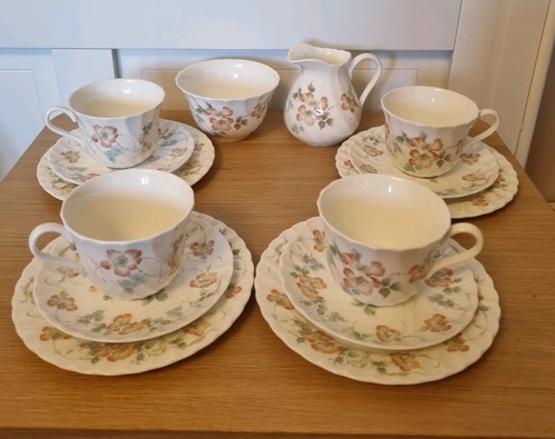 Wedgwood piece tea set - 14,
