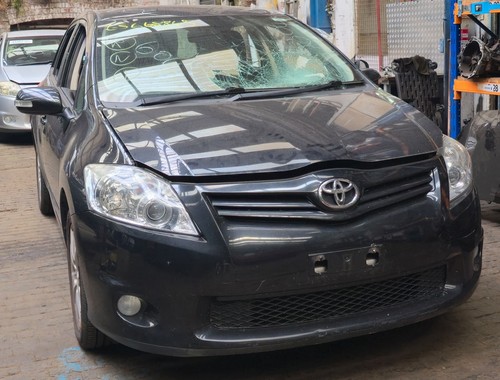 Toyota auris petrol - toyota,