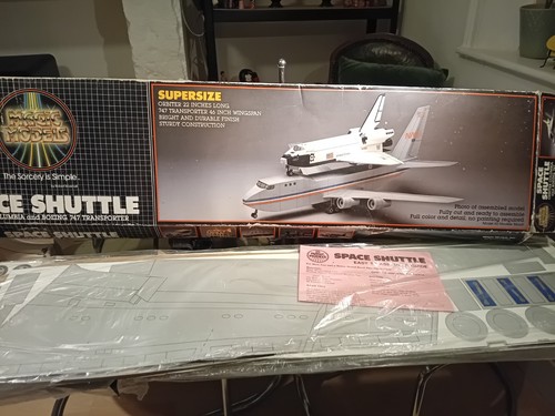 Space shuttle model large - space,