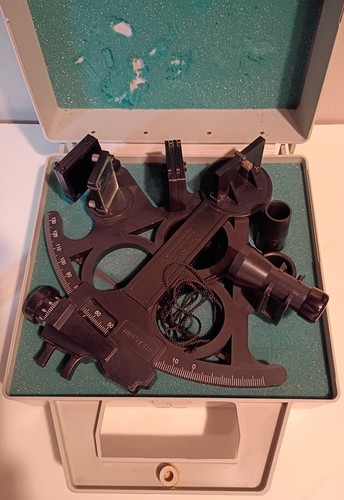 Davis instruments mark - davis,