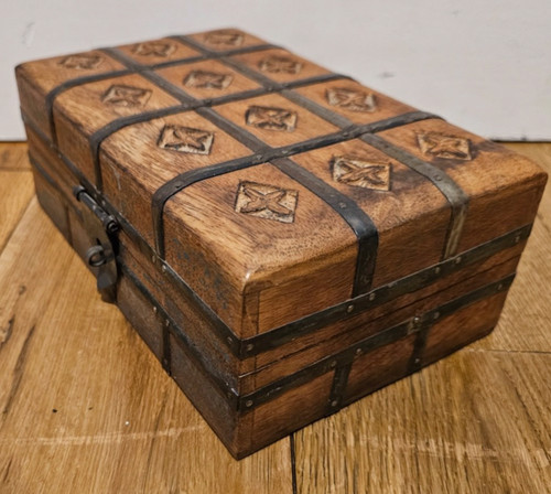 Vintage style hand carved - vintage, hand-carved