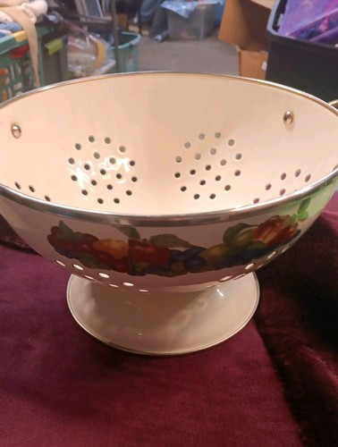 Vintage farmhouse colander - farmhouse,