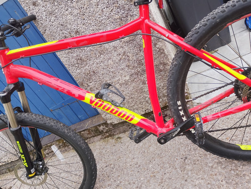 Voodoo red yellow - red, 29in
