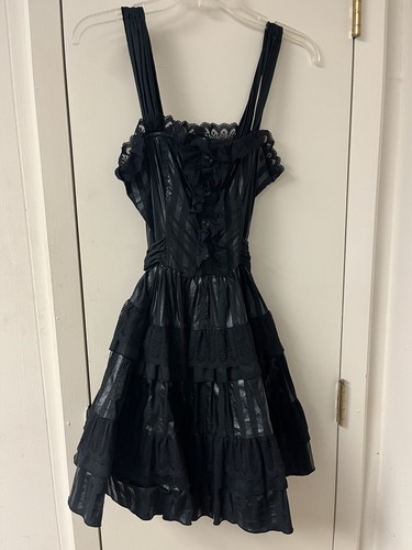 Lip service goth - lip,