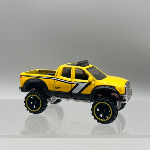 Hot wheels toyota tundra - hot,