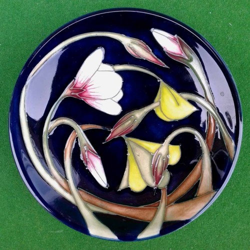 Moorcroft wood sorrell pin - wood,