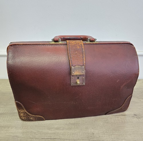Vintage gladstone bag - gladstone,
