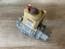 Furnace Gas Valve VR8200H 1228 EF32CB212 Honeywell
