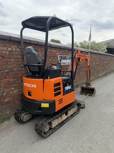 Hitachi mini digger - u,