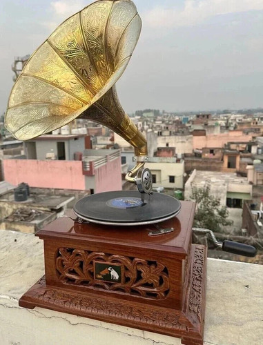 Working vintage gramophone - working,