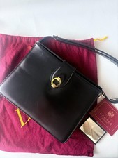 LAUNER LONDON – Royal