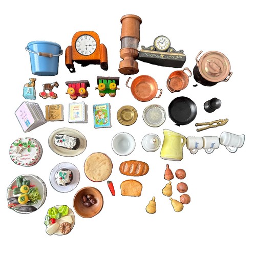 Vintage dolls house - dolls, miniatures