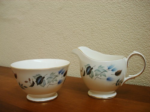Colclough bone china linden - bone,
