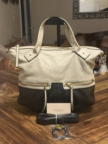 Authentic pre loved - 🔥authentic,