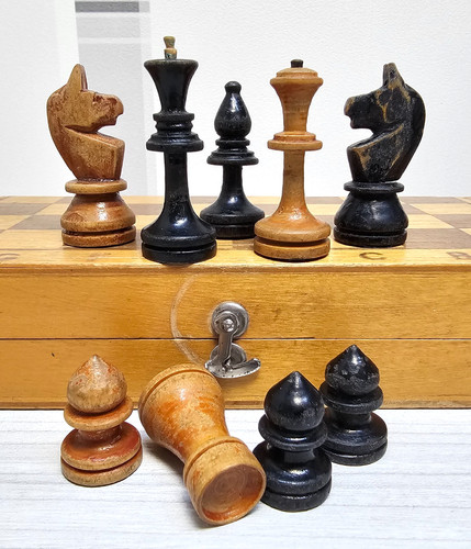 Rare vintage chess set - rare,