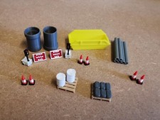 OO GAUGE MODEL RAILWAY Roadworks collection traffic lights and more
